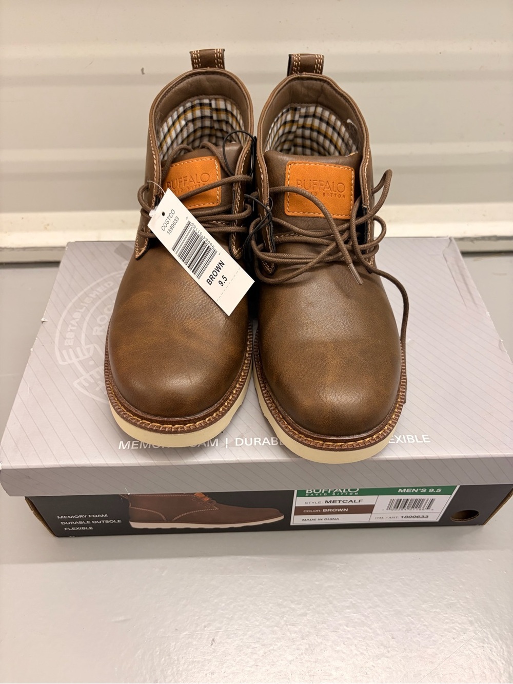 Buffalo David Bitton Metcalf Men's Faux Leather Memory Foam Chukka Boots Size 9.